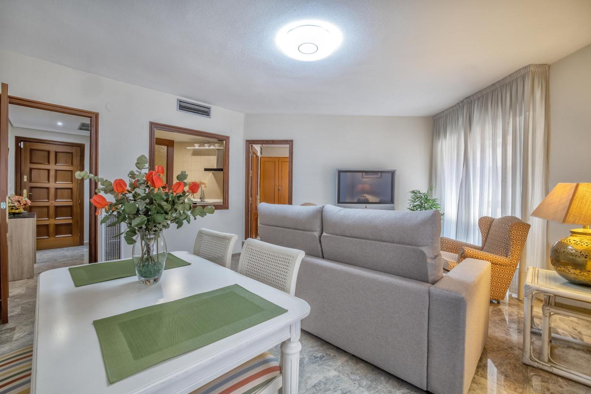 R & T Cordoba Center Apartamentos - Parking Bagian luar foto