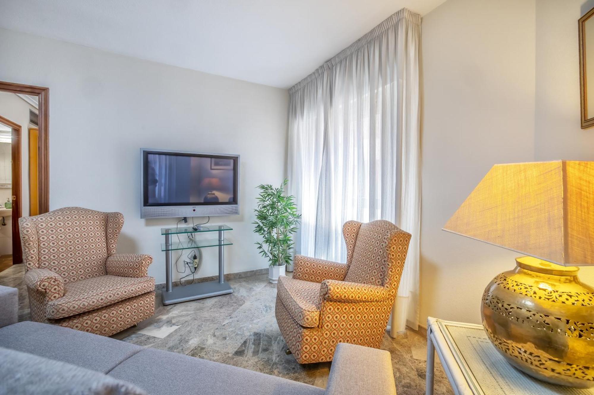 R & T Cordoba Center Apartamentos - Parking Bagian luar foto